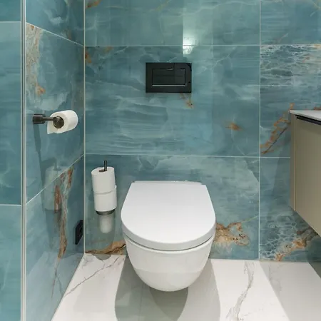 The Boathouse בית נופש *