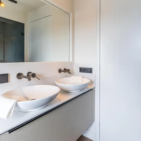 The Boathouse בית נופש הארדרוייק