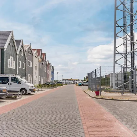 The Boathouse בית נופש